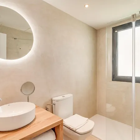 Daire Renovated - With Sea View!