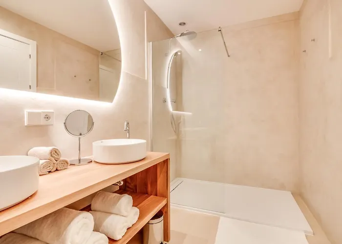 Renovated - With Sea View! Apartment